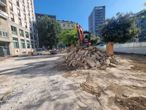 immagine di galleria 'Riqualificazione piazza IV Novembre'