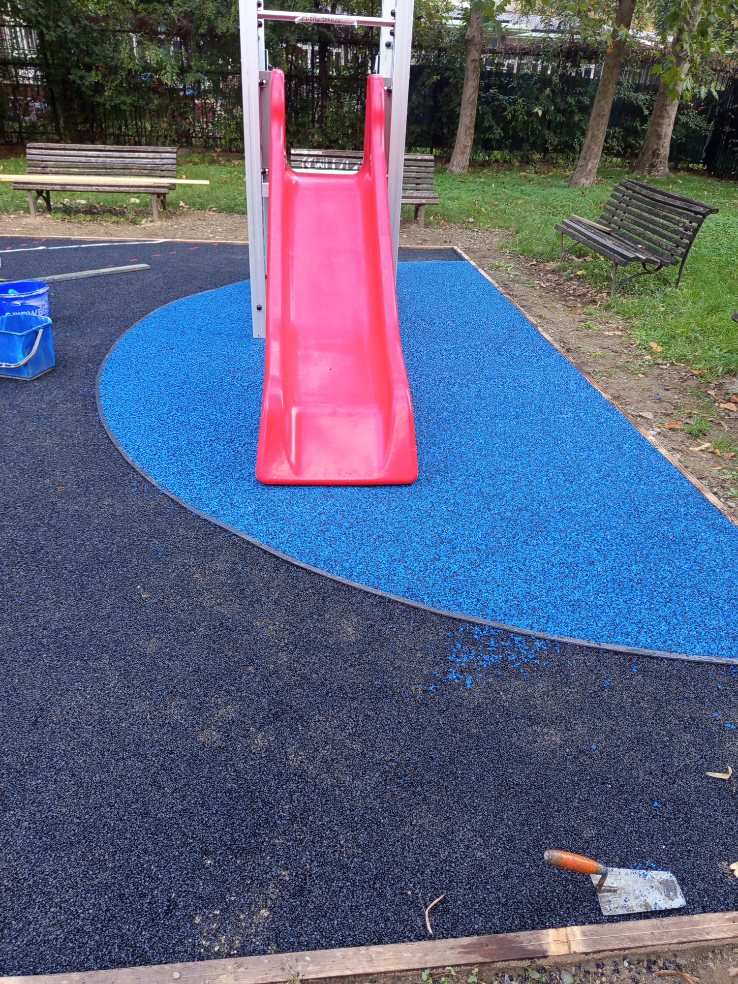 immagine di galleria 'Area giochi inclusiva al giardino Magenta'